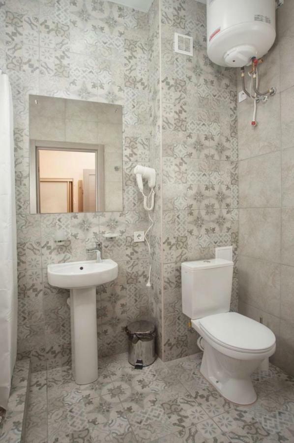 Hôtel Fanfan à Odessa Extérieur photo