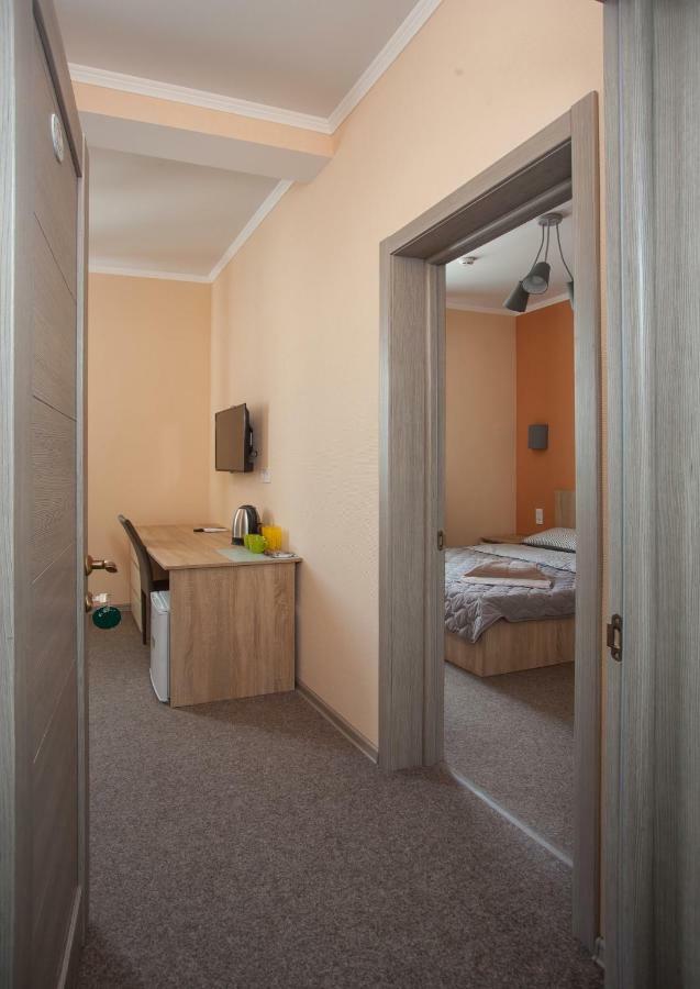 Hôtel Fanfan à Odessa Extérieur photo