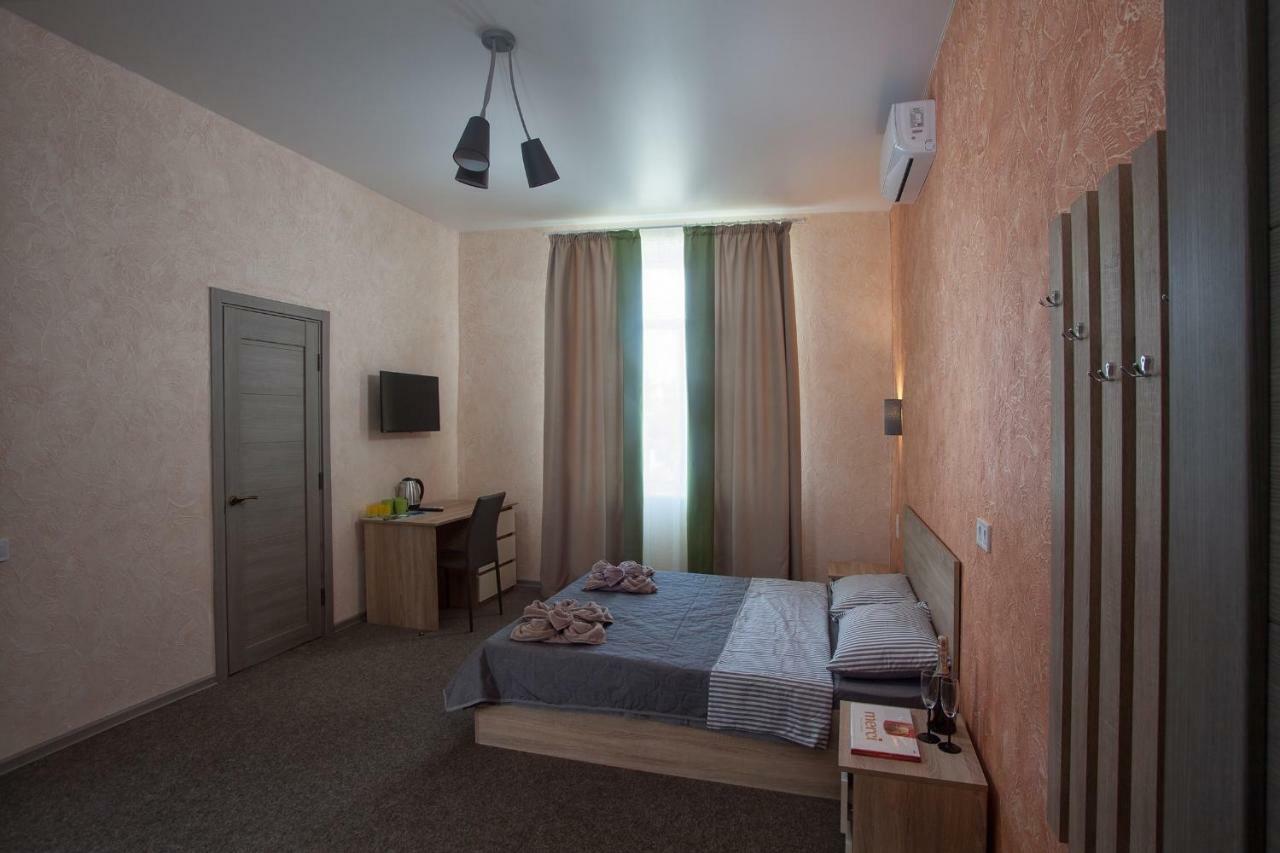 Hôtel Fanfan à Odessa Extérieur photo