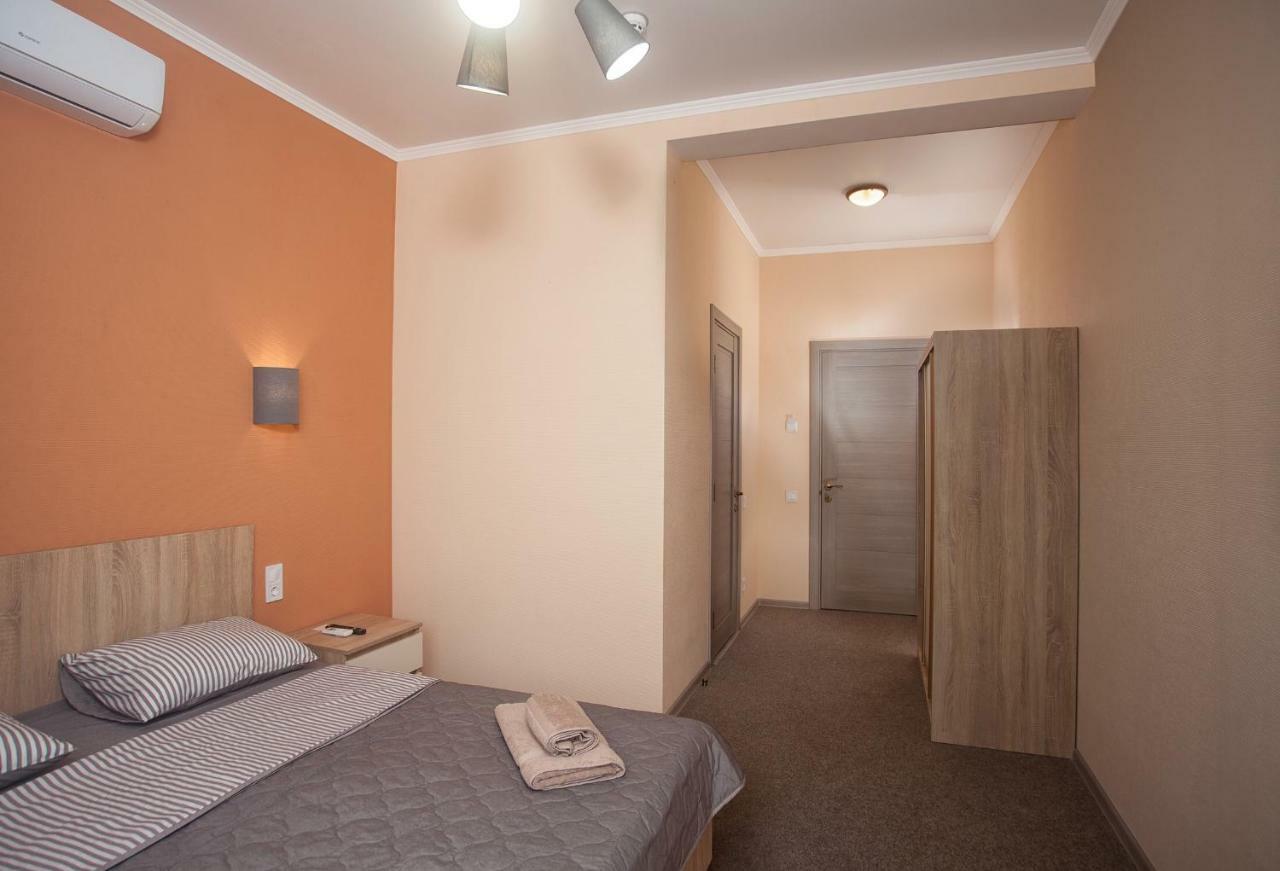 Hôtel Fanfan à Odessa Extérieur photo