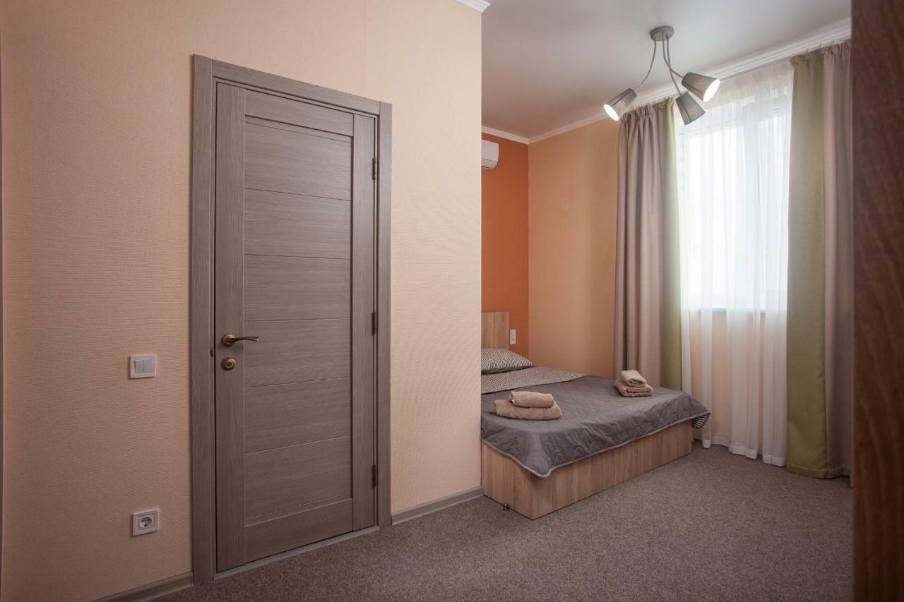Hôtel Fanfan à Odessa Extérieur photo