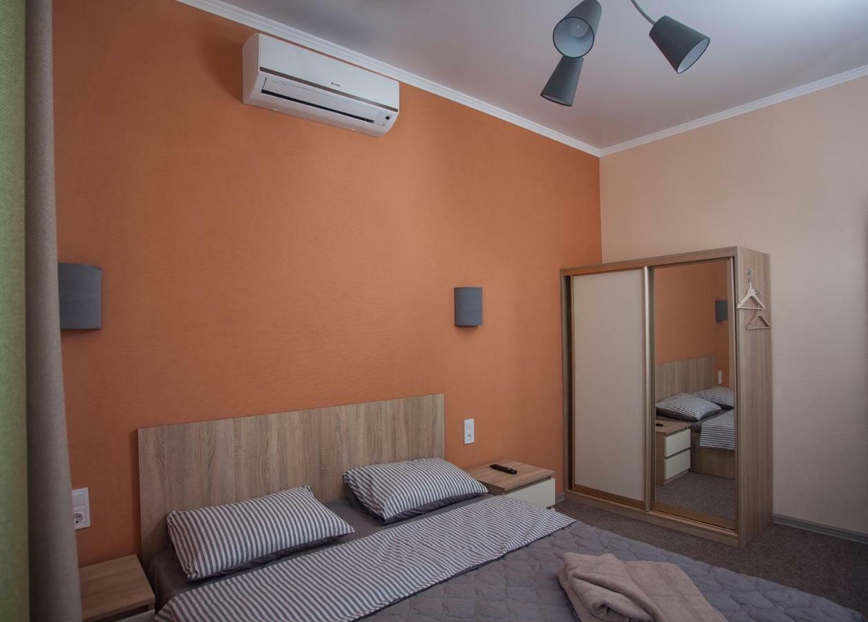 Hôtel Fanfan à Odessa Extérieur photo